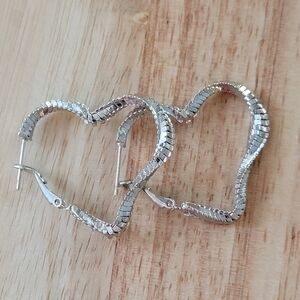 18k White Gold Plated Twisted Heart Earrings NEW